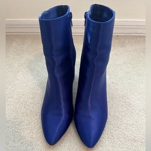 Blue satin booties NA-KD
